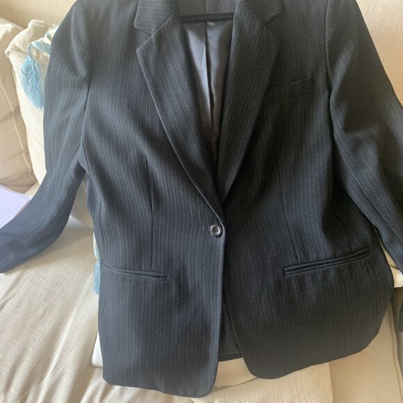 ladies jacket - Picture 2 of 6